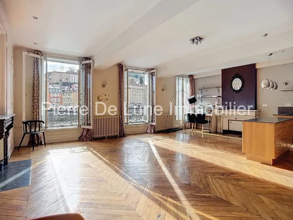 Vue Saône et Fourvière, appartement 112 m² Quai St-Vincent