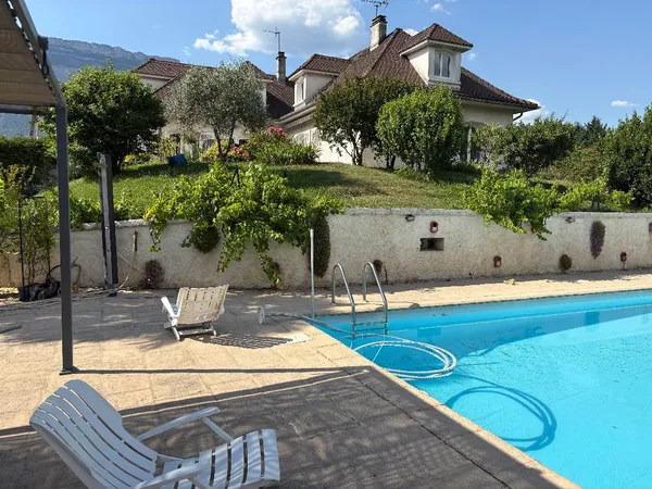 Vends maison avec appartement indépendant