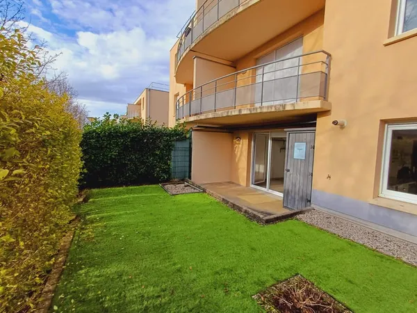 BELFORT À LOUER APPARTEMENT T2 AVEC TERRASSE, JARDIN ET PA