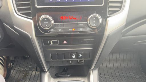 Mitsubishi L200 Club cab 2.2 DI-D 150 4WD - Intense – 2022 – 79119 km – Diesel – Boîte Manuelle — photo 37