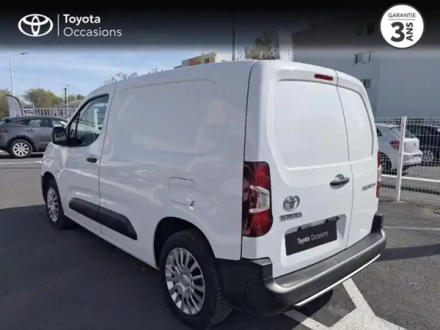 Toyota Proace city medium 130 d-4d business bva rc23 — photo 2