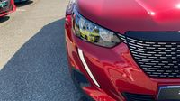 Peugeot 2008 1.2 PureTech 130ch S&S Allure Pack EAT8 — photo 17