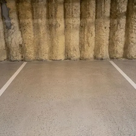 À LOUER - Place de parking sécurisée en sous-sol secteur Izard