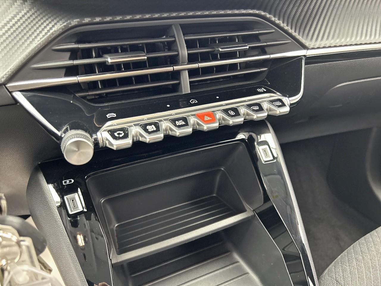 Peugeot 208 100 s&s bvm6 style — photo 27