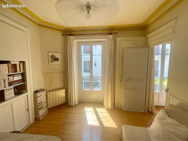 AIX-LES-BAINS - Charmant appartement meublé en hypercentre avec balcon