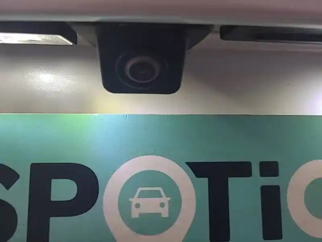 Citroën C5 Aircross hybride rechargeable 225 e-eat8 — photo 52