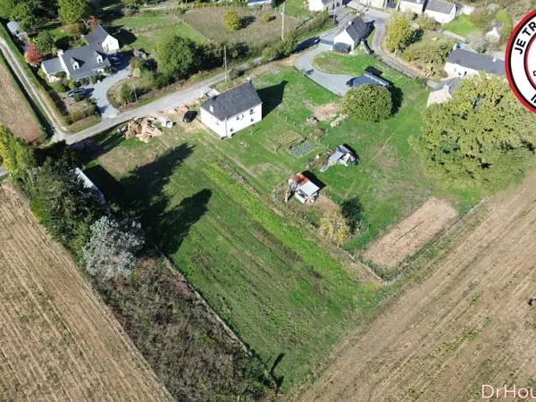 TERRAIN CONSTRUCTIBLE À PEILLAC - ENVIRON 1 360 m² - 38 000 € FAI