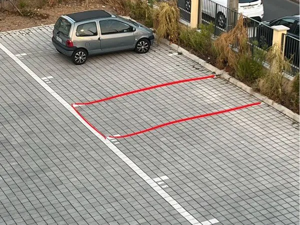 Place de parking extérieure sécurisée à louer - Combs-la-Ville (77380)