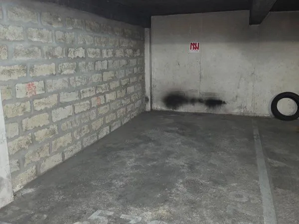 Loue place de parking. Paris 15 eme