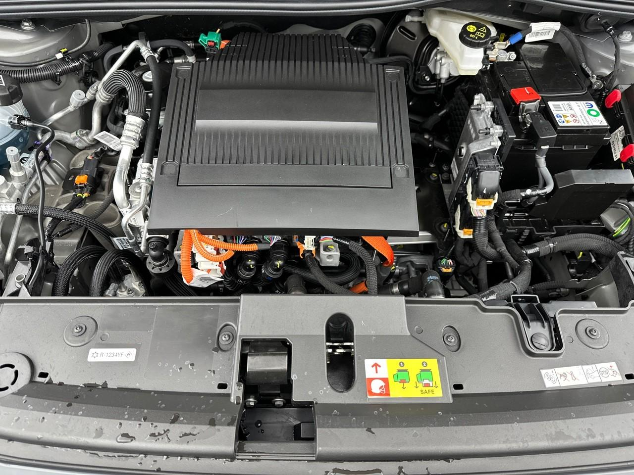 Peugeot 208 electrique 50 kwh 136ch allure — photo 13