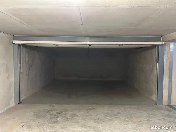 Garage double à louer