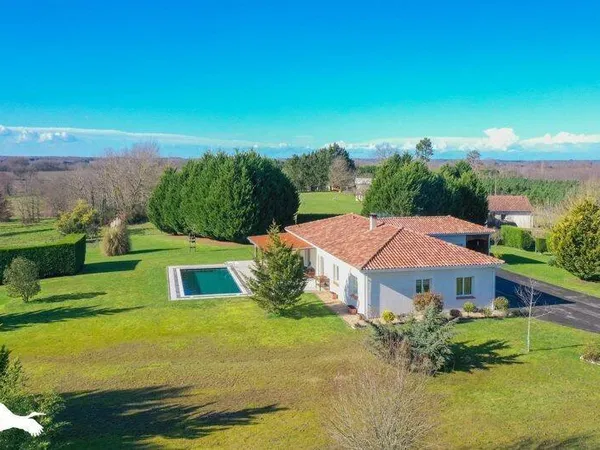 Maison de plain-pied 5 pièces 140 m²