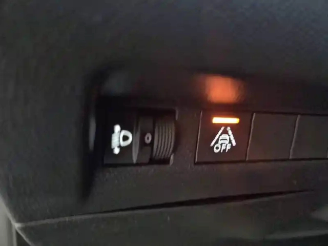 Peugeot 208 electrique 50 kwh 136ch — photo 30