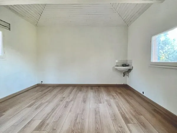 Maison indépendante en cours de rénovation