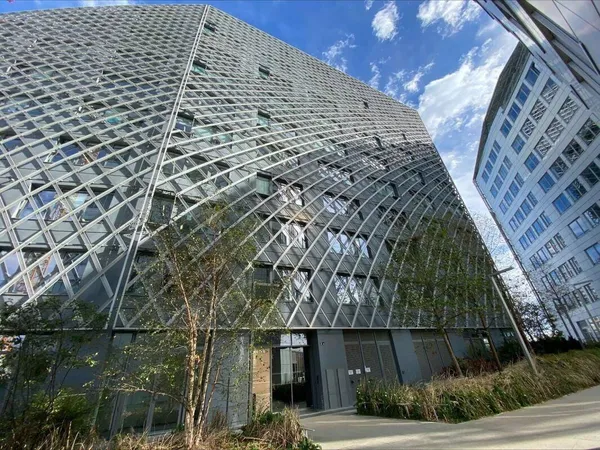 Bureaux 586 m²