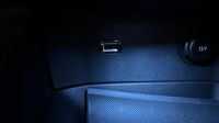 Peugeot 3008 HYBRID 225ch Allure e-EAT8 — photo 30