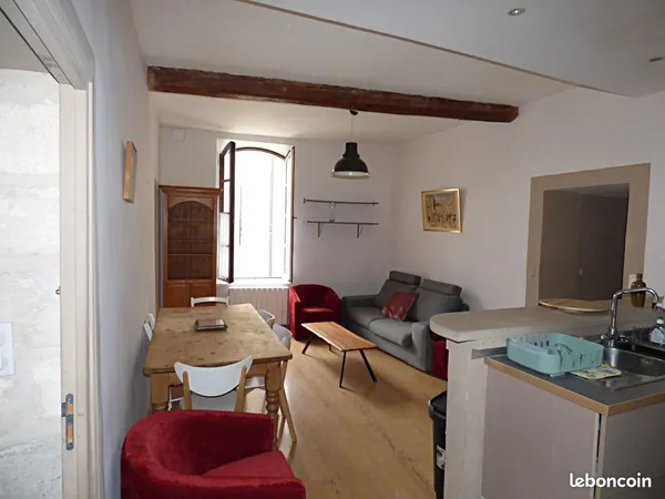 Colocation toute équipée et climatisée en Intra Muros, 3ch dont 2 disponibles, 2 salles de bain, pro