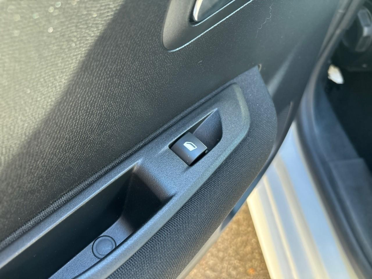 Peugeot 208 puretech 75 s&s bvm5 active pack — photo 6