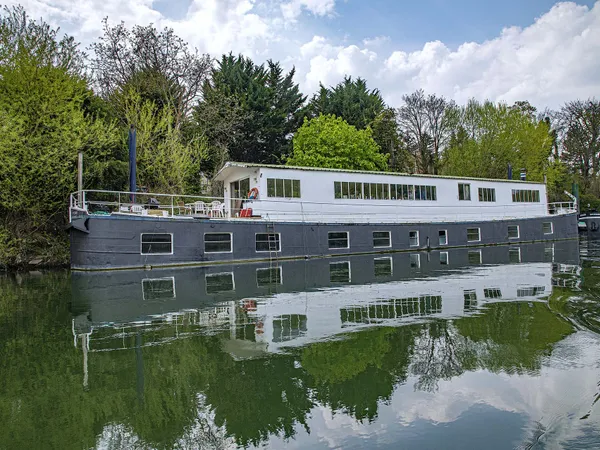 Vends Péniche aux Beaux Volumes - 240m² - Louveciennes (78)