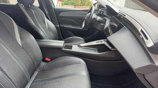Peugeot 308 SW 1.5 BlueHDi 130 EAT8 - Allure Pack – 2023 – 120877 km – Diesel – Boîte Automatique — photo 15