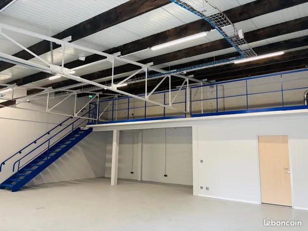 LOCAL D'ACTIVITÉ / ATELIER RÉNOVÉ - 148 m² - LESQUIN
