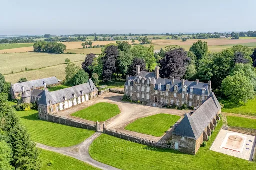 Château 15 pièces 1400 m²
