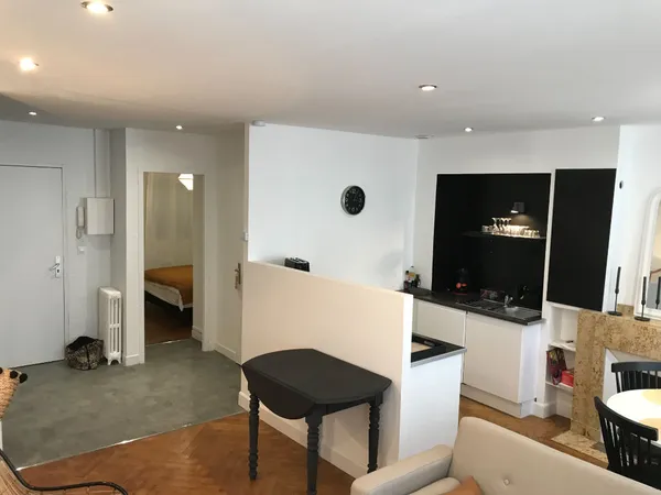 Appartement T2 meublé 43 m² avec séjour spacieux et chauffage gaz individuel à Carcassonne