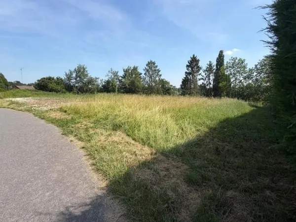 Terrain 1088 m²