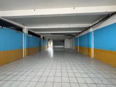 À vendre - Local commercial de 125 m² - ZAC de Rivière Roche