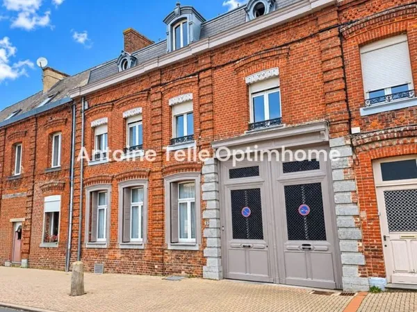 Le Cateau - Batisse de 4 chambres avec jardin clos & porche véhicules - Cachet & modernité