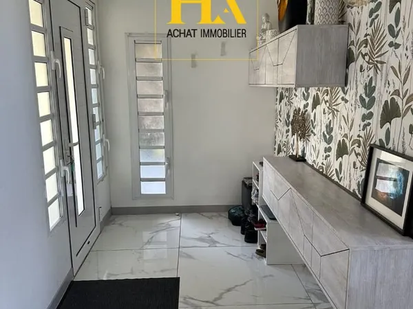 Maison + dépendance, La Riviere 6 pièces 211 m2 Vue mer ? Grand potentiel