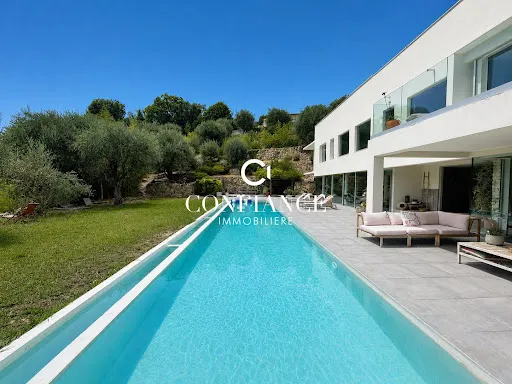 Maison 8 pièces 440 m²