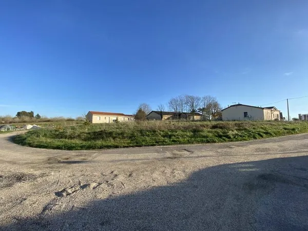 Terrain constructible 1297 m²