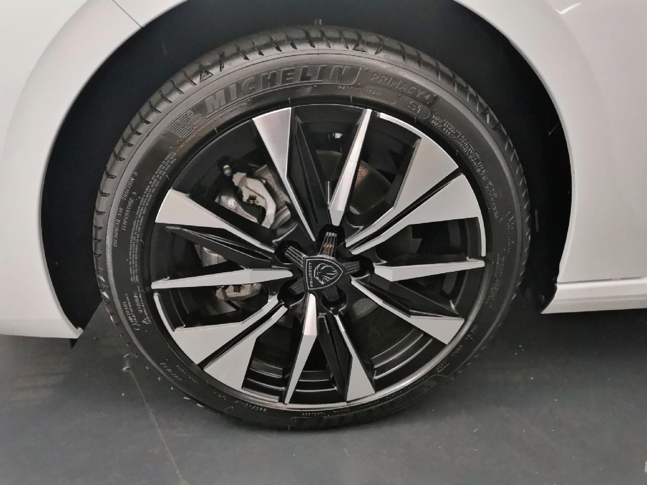 Peugeot 308 sw hybrid 145 e-dcs6 allure — photo 16