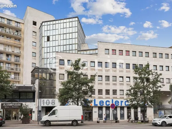 Bureau 372 m²