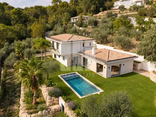 MOUGINS : DOMAINE PRIVÉ - AU CALME - VILLA CONTEMPORAINE 4 CH