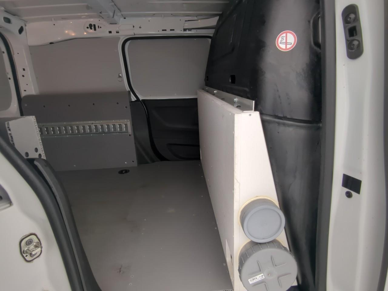 Citroën Berlingo van m 650 bluehdi 100 s&s bvm5 driver — photo 10