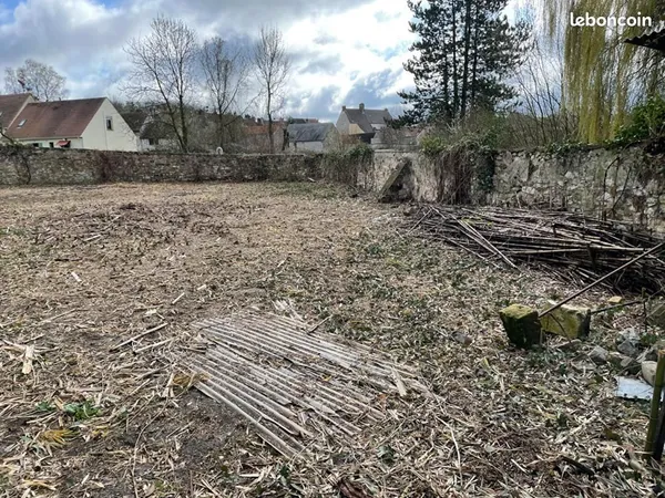 Terrain 2 093 m² Neuilly Saint Front