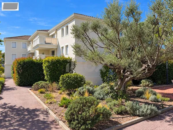 LA VALETTE - LES CRAUS - T2 de 42m2 avec terrasse, cave et p