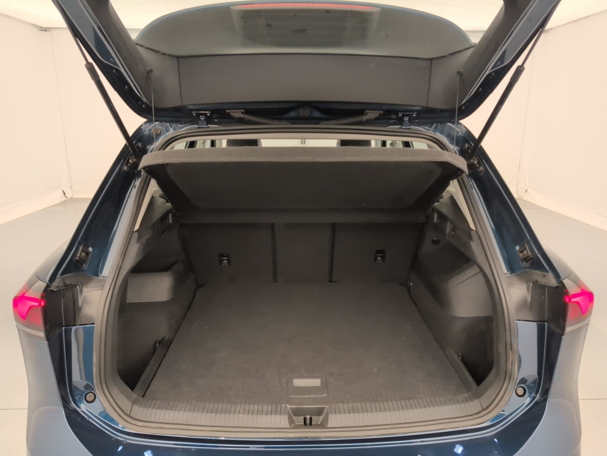 Volkswagen Tiguan — photo 11