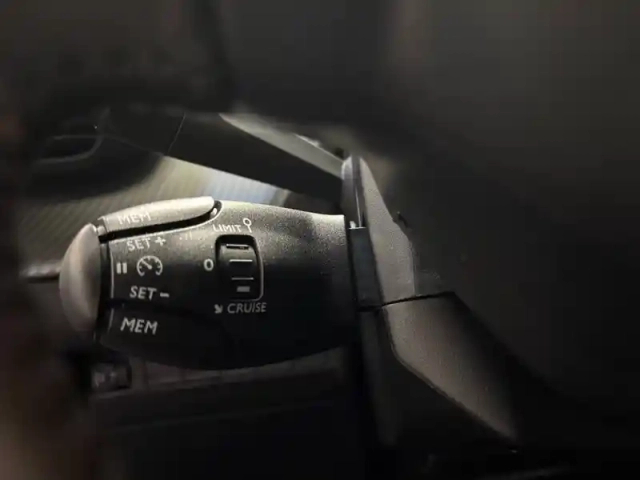 Peugeot 2008 100 s&amp;s bvm6 — photo 18