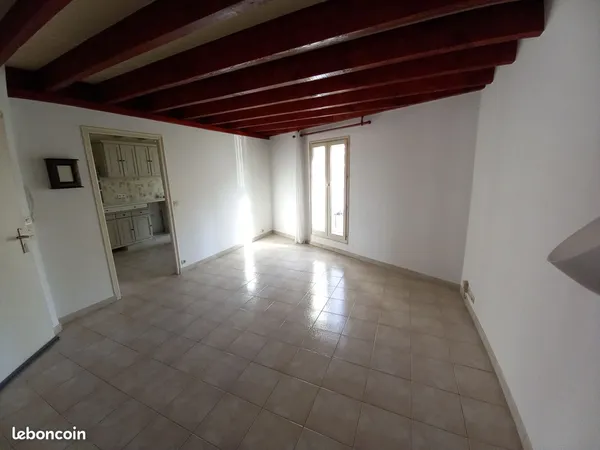 Béziers Centre Particulier loue appartement 3 pièces 65 m²