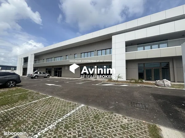 Local commercial 136 m² Baie-Mahault