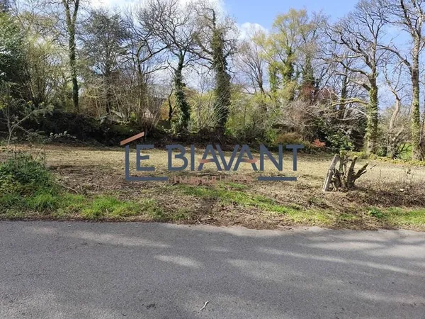 Terrain 1043 m²