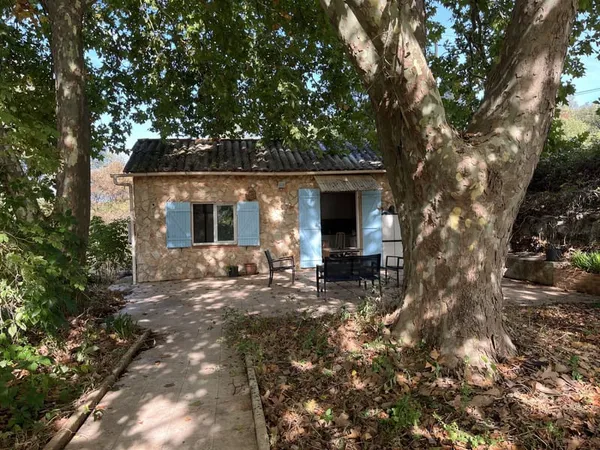 MAISON T4 A RENOVER AVEC GRAND TERRAIN A VENDRE SUR SAINT PA