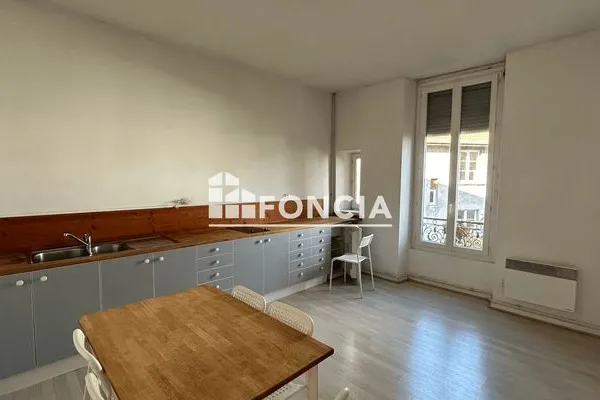 Studio 1 pièce 40 m²