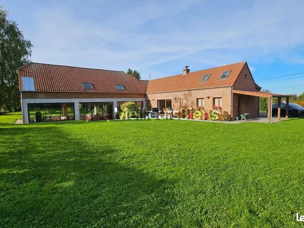 Maison 10 pièces 245 m²