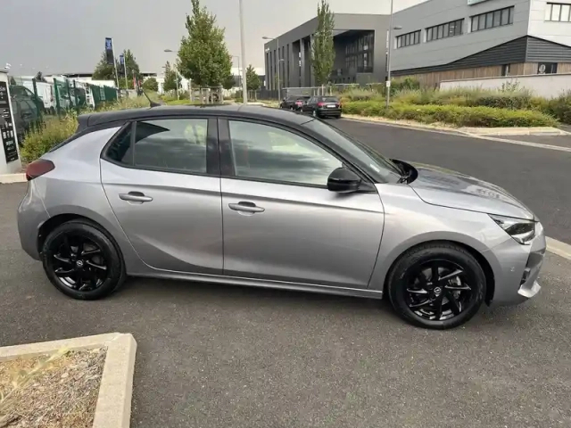 Opel Corsa 1.2 turbo 100 ch bvm6 — photo 4