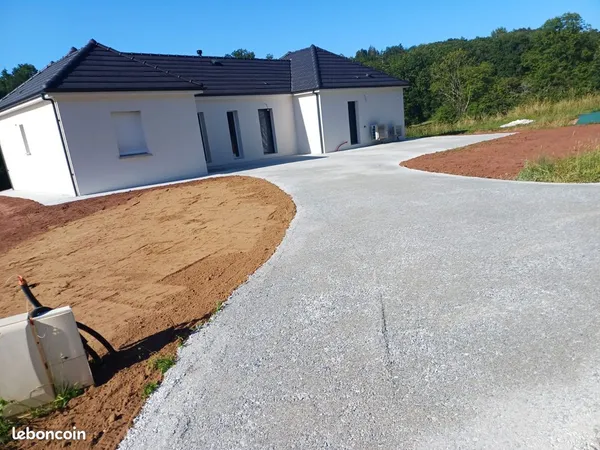 Maison contemporaine sur les hauteurs d'Objat