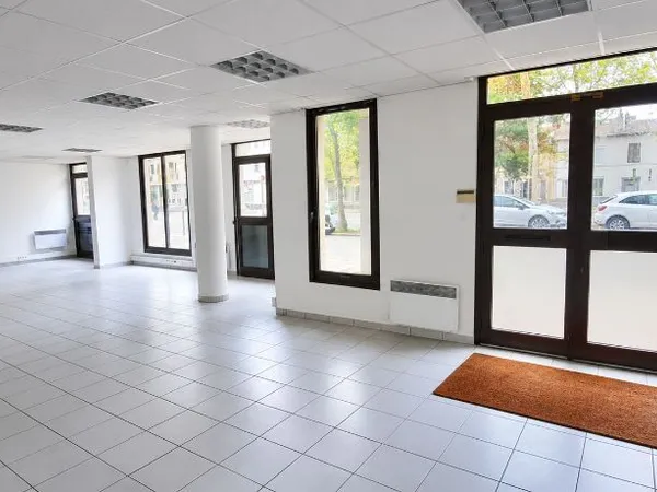 Local bureaux 108 m²